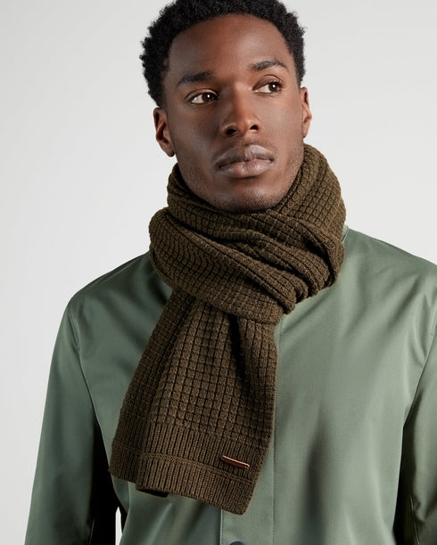 <P Class="Description"><Span Style="Text-Decoration: Underline;">Scarf</Span></P>
<P Class="Description">Keep Your Neck Co...
